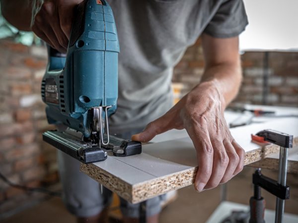 Marteletes e Tico-Ticos: Indispensáveis na Sua Caixa de Ferramentas