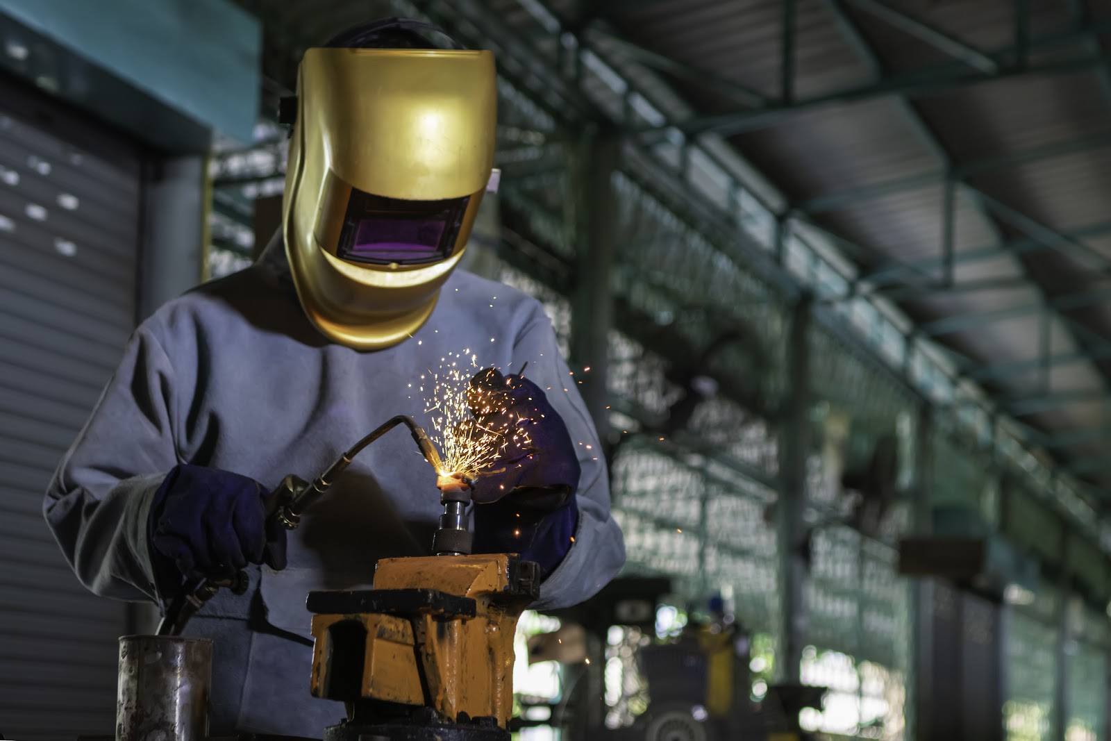 EPI na Soldagem: Entenda a Importância, os Tipos e Funções dos Equipamentos de Proteção